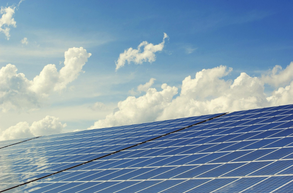 IED es una empresa industrial con sede y ra&iacute;ces en Navarra, especializada en el desarrollo de soluciones electr&oacute;nicas para sectores estrat&eacute;gicos como las energ&iacute;as renovables.