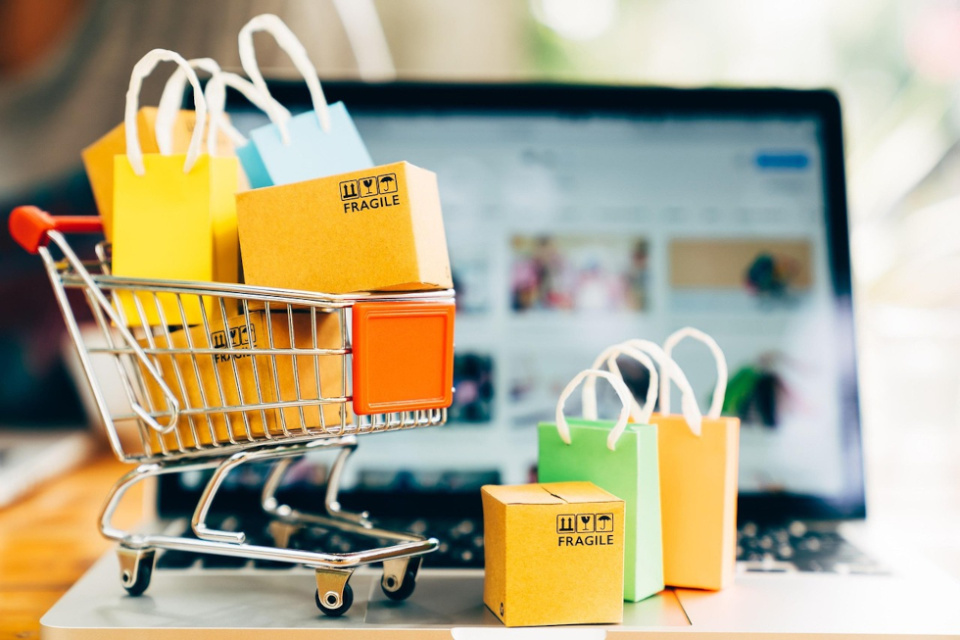 El Consejo impone un arancel fijo al e-commerce extracomunitario.
