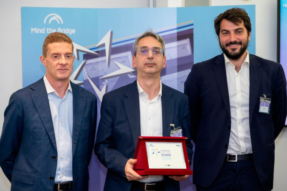 Alberto Onetti, presidente de Mind the Bridge; Carles Rúa, jefe de Innovación del Port de Barcelona, y Javier Garrido, responsable técnico de Innovación. Alberto Onetti, presidente de Mind the Bridge; Carles Rúa, jefe de Innovación del Port de Barcelona, y Javier Garrido, responsable técnico de Innovación.