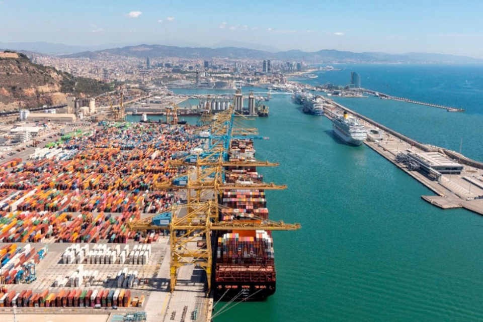 Vista a&eacute;rea del Port de Barcelona.
