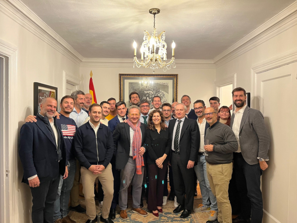 La delegaci&oacute;n fue recibida por la c&oacute;nsul general de Espa&ntilde;a en Nueva York, Marta de Blas.